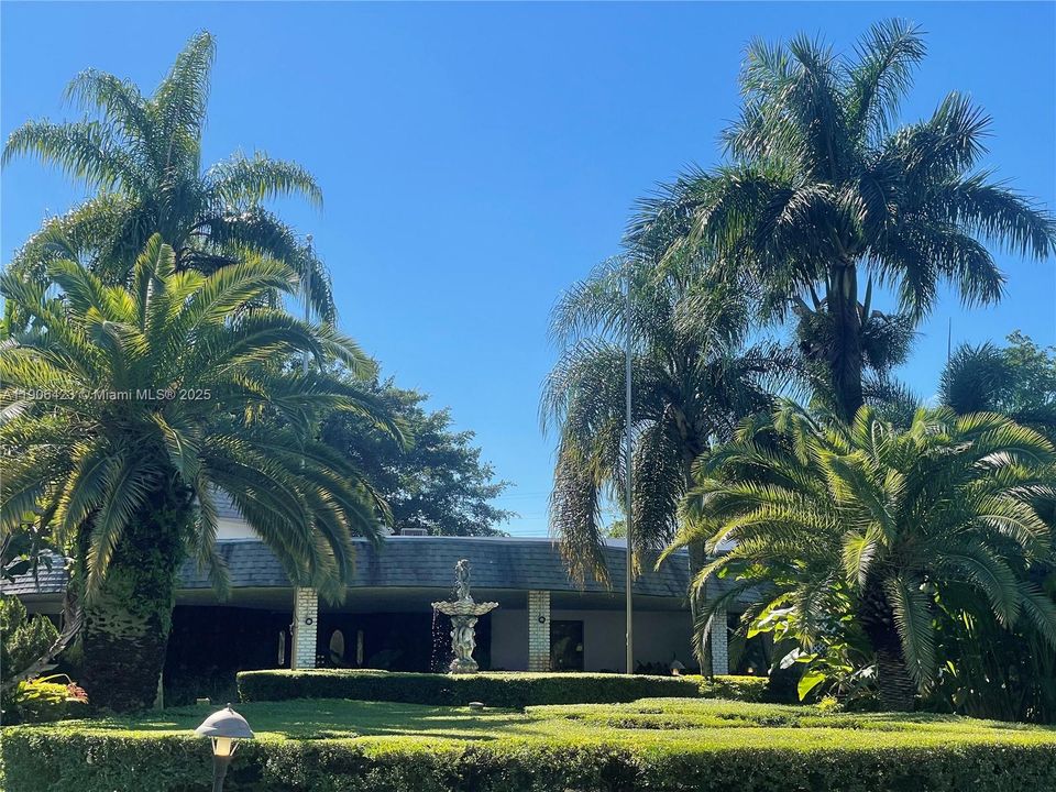 Killian Palms Country Club and Banquet Hall