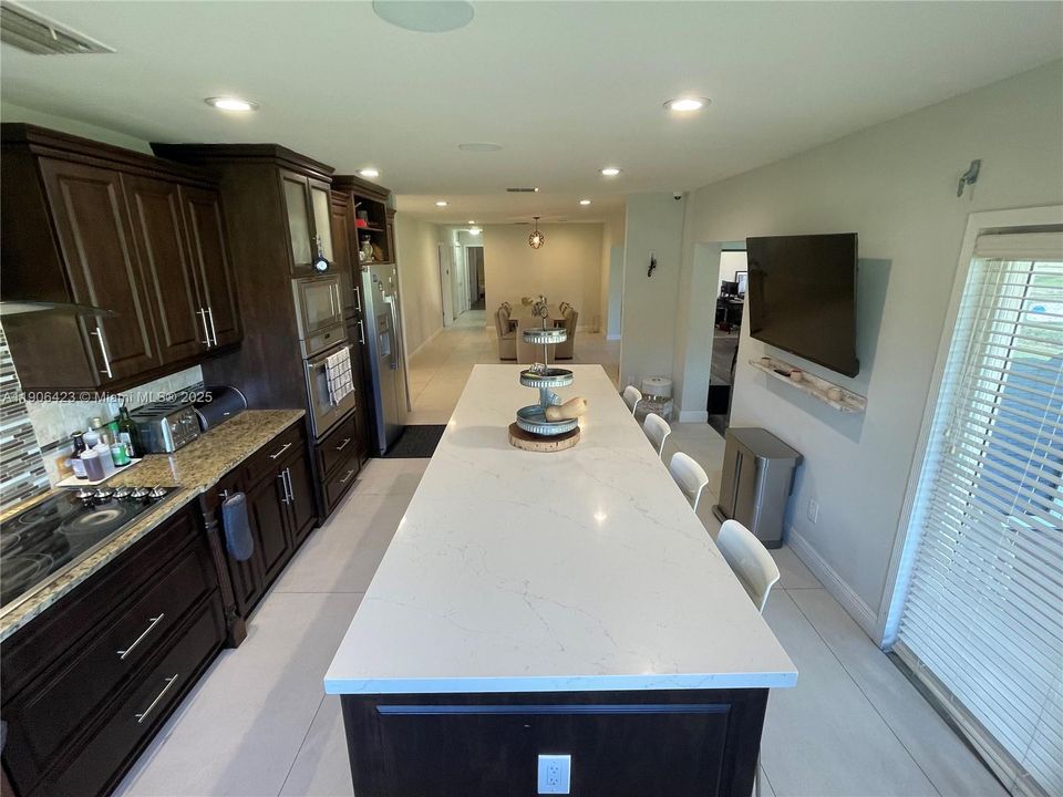 На продажу: $1,599,999 (4 спален, 2 ванн, 2920 Квадратных фут)