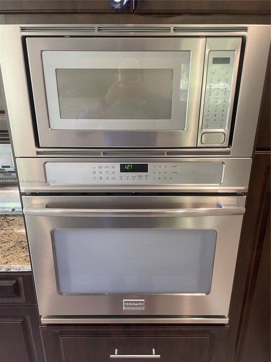 На продажу: $1,599,999 (4 спален, 2 ванн, 2920 Квадратных фут)