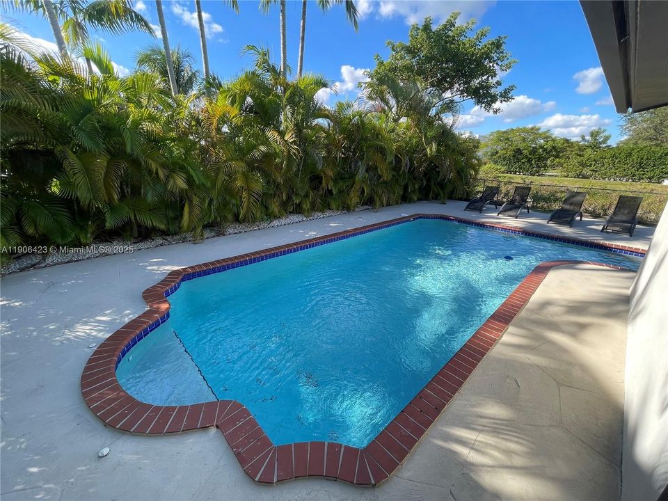 На продажу: $1,599,999 (4 спален, 2 ванн, 2920 Квадратных фут)