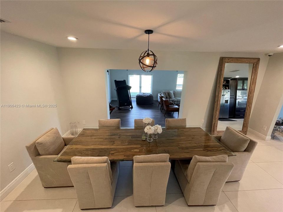 На продажу: $1,599,999 (4 спален, 2 ванн, 2920 Квадратных фут)