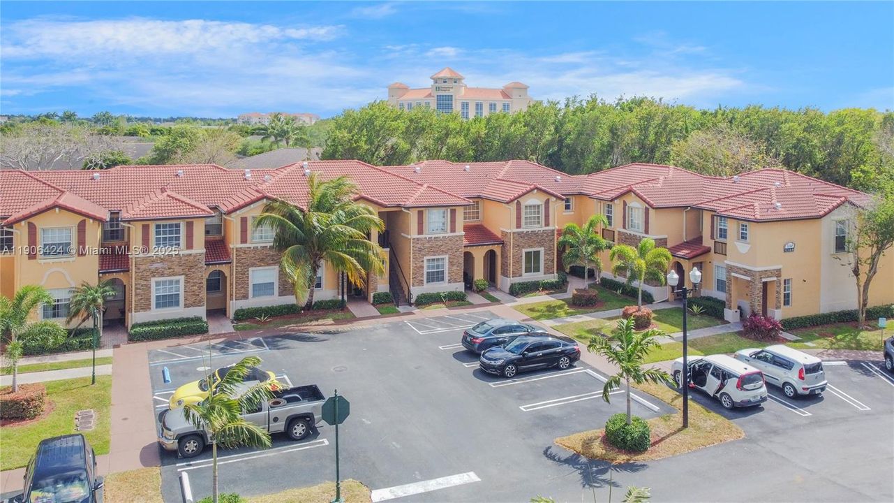 For Sale: $272,000 (3 beds, 2 baths, 1169 Square Feet)