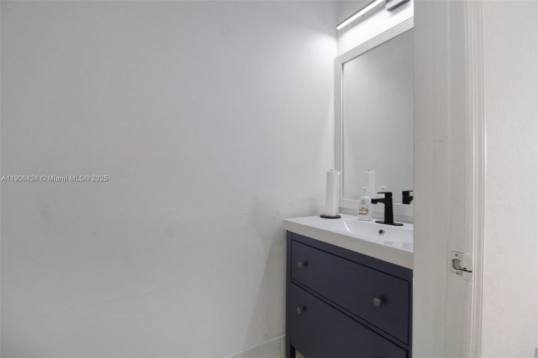 For Sale: $272,000 (3 beds, 2 baths, 1169 Square Feet)