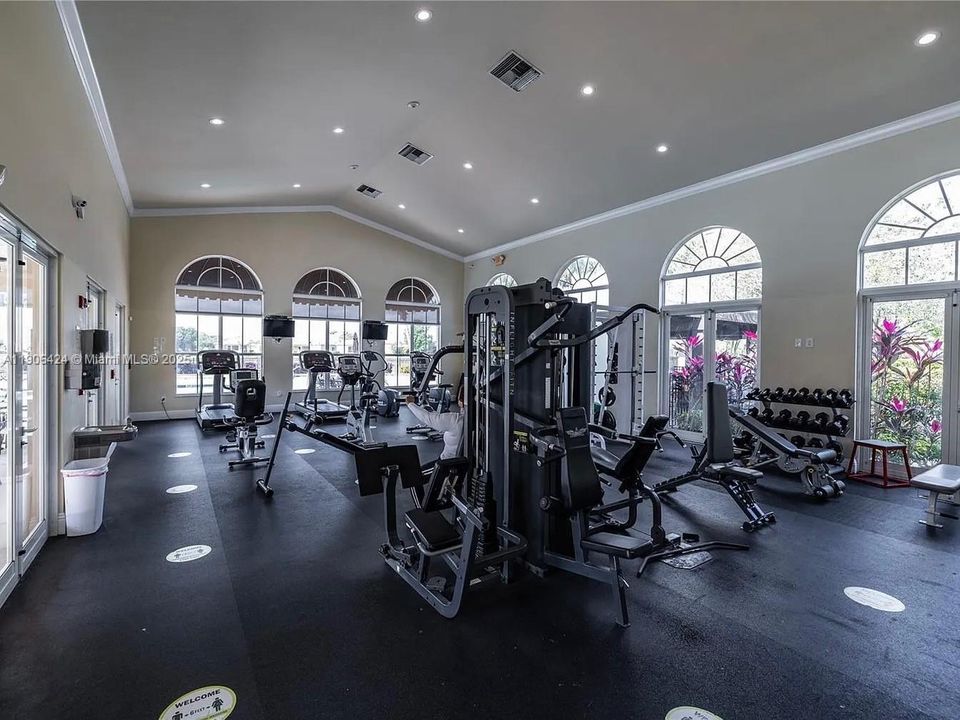 For Sale: $272,000 (3 beds, 2 baths, 1169 Square Feet)