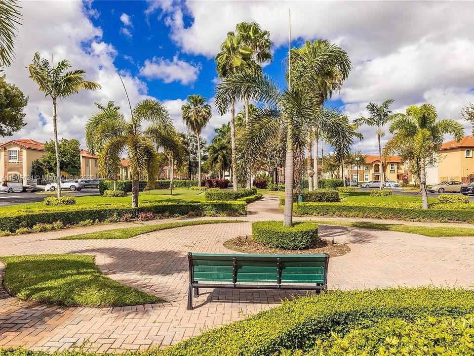 For Sale: $272,000 (3 beds, 2 baths, 1169 Square Feet)