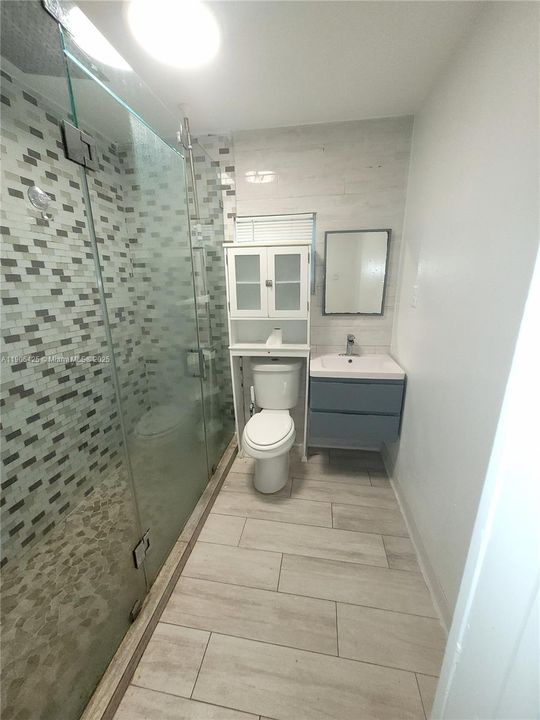 For Rent: $2,700 (3 beds, 1 baths, 938 Square Feet)