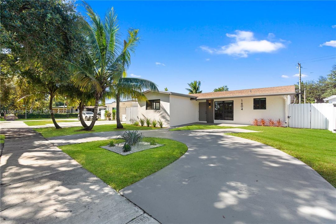 Active With Contract: $785,000 (4 beds, 3 baths, 0 Square Feet)