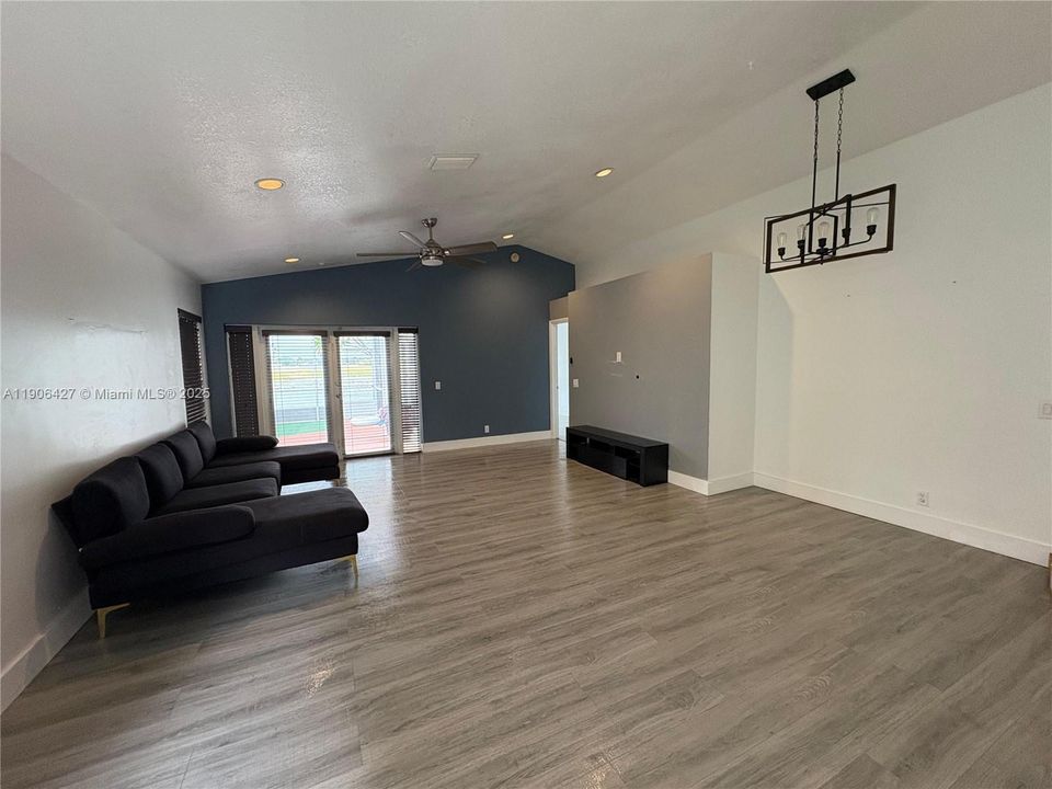 For Rent: $3,750 (3 beds, 2 baths, 1353 Square Feet)