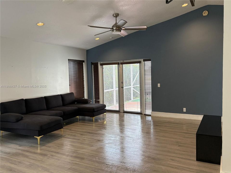 For Rent: $3,750 (3 beds, 2 baths, 1353 Square Feet)