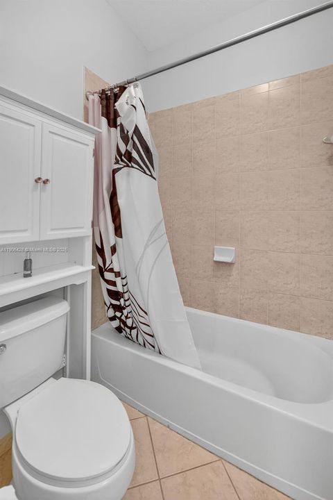 出租: $3,000 (3 贝兹, 2 浴室, 2450 平方英尺)