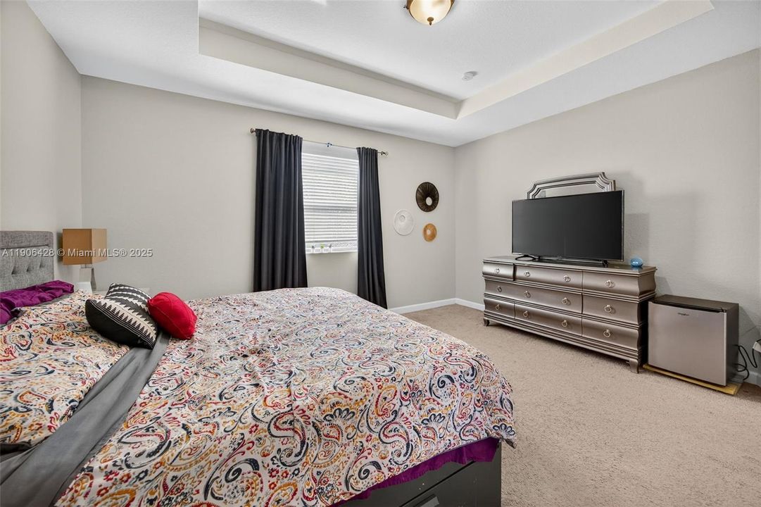 出租: $3,000 (3 贝兹, 2 浴室, 2450 平方英尺)