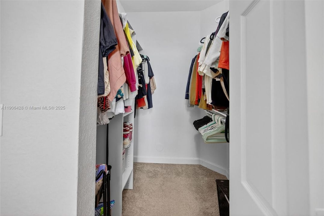 出租: $3,000 (3 贝兹, 2 浴室, 2450 平方英尺)