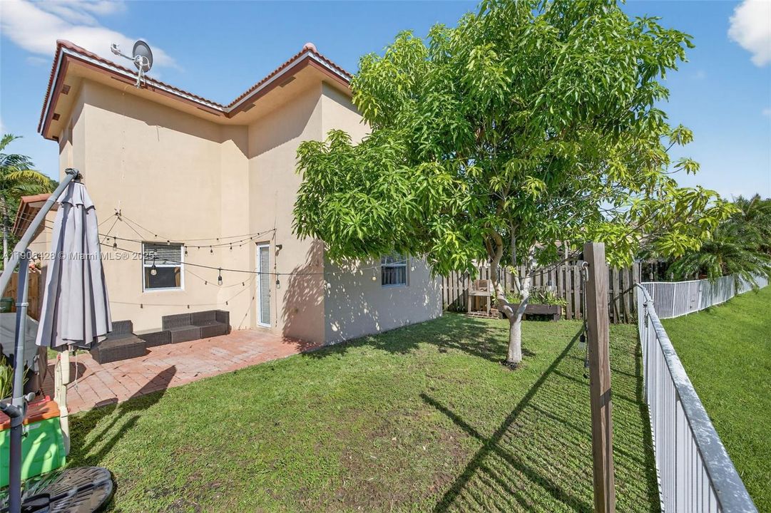 出租: $3,000 (3 贝兹, 2 浴室, 2450 平方英尺)