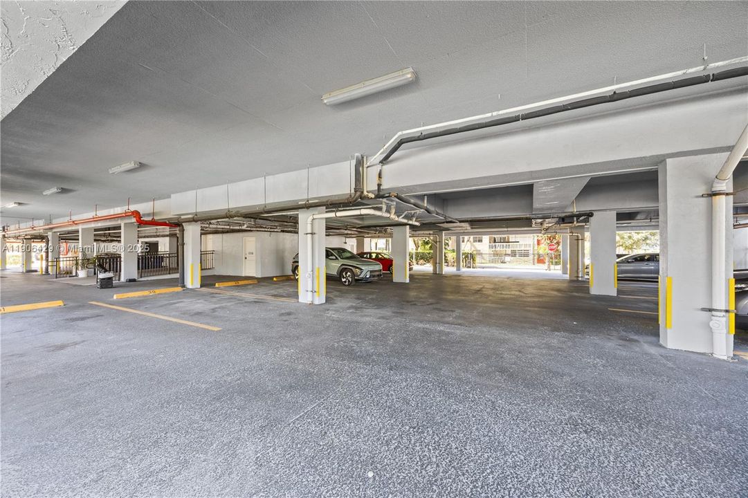 待售: $210,000 (1 贝兹, 1 浴室, 900 平方英尺)