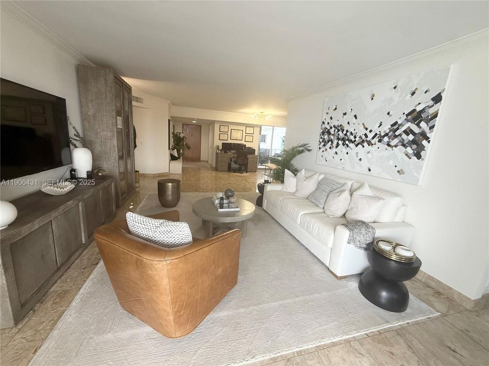 For Rent: $5,500 (2 beds, 2 baths, 1730 Square Feet)