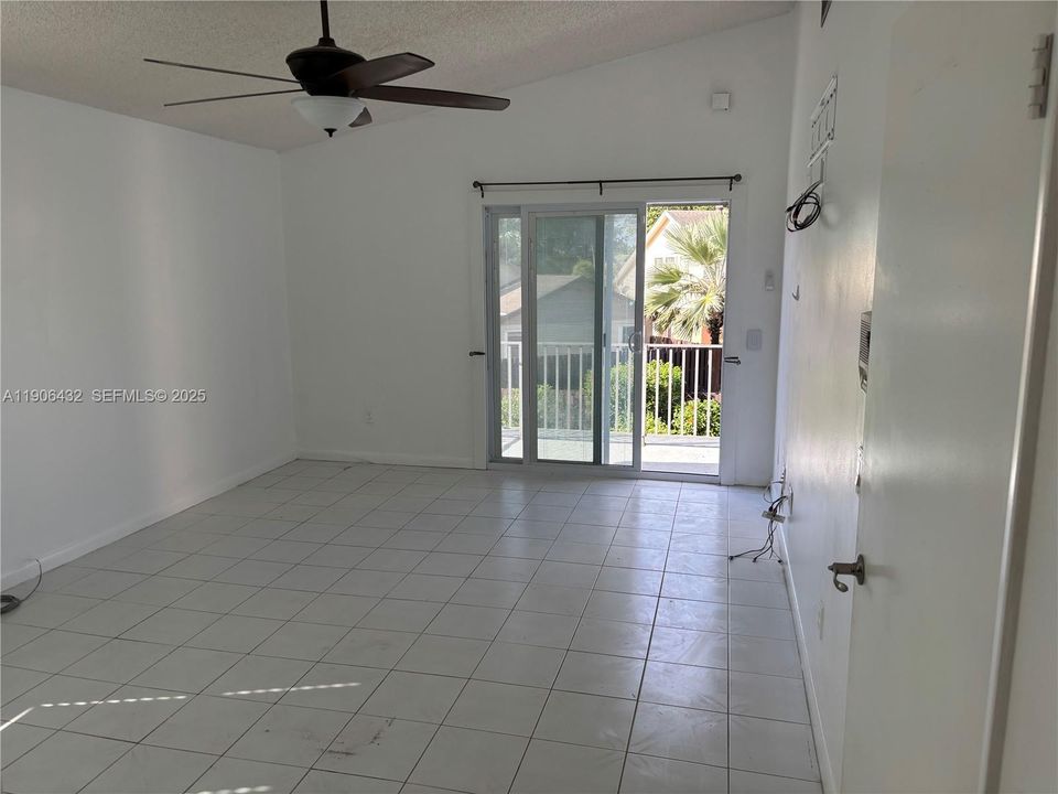 待售: $595,000 (2 贝兹, 3 浴室, 1562 平方英尺)