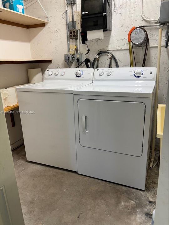 待售: $595,000 (2 贝兹, 3 浴室, 1562 平方英尺)