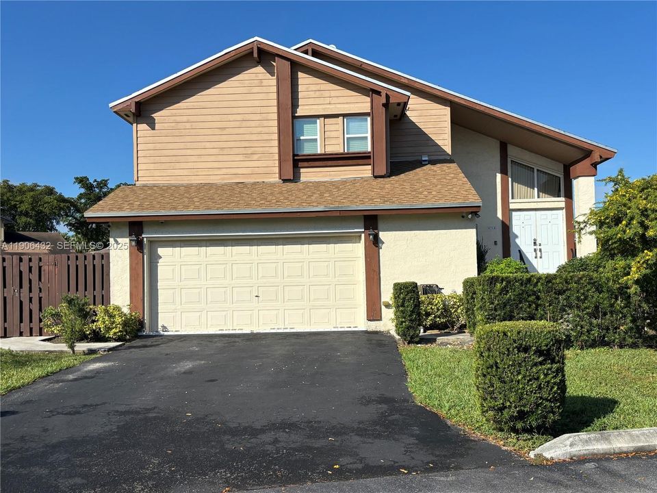 待售: $595,000 (2 贝兹, 3 浴室, 1562 平方英尺)