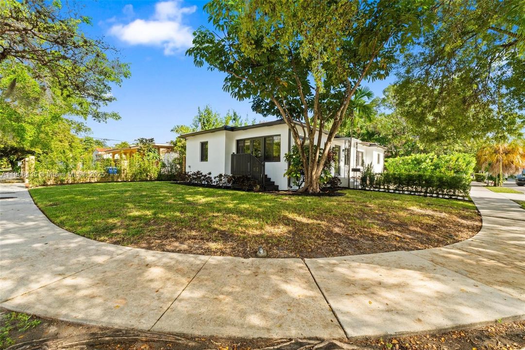 待售: $1,450,000 (3 贝兹, 2 浴室, 1340 平方英尺)