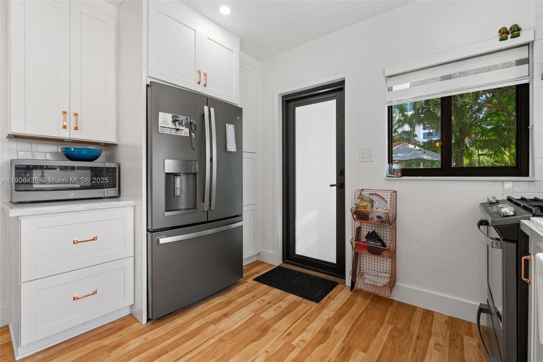 待售: $1,450,000 (3 贝兹, 2 浴室, 1340 平方英尺)