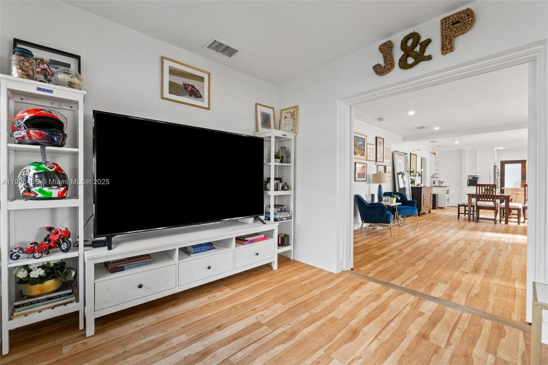 待售: $1,450,000 (3 贝兹, 2 浴室, 1340 平方英尺)