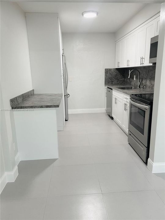 Recently Rented: $2,500 (2 beds, 2 baths, 2550 Square Feet)