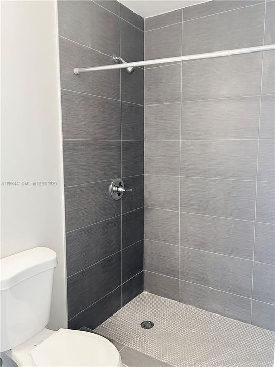 Recently Rented: $2,500 (2 beds, 2 baths, 2550 Square Feet)