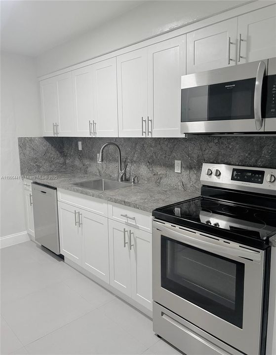 Recently Rented: $2,500 (2 beds, 2 baths, 2550 Square Feet)