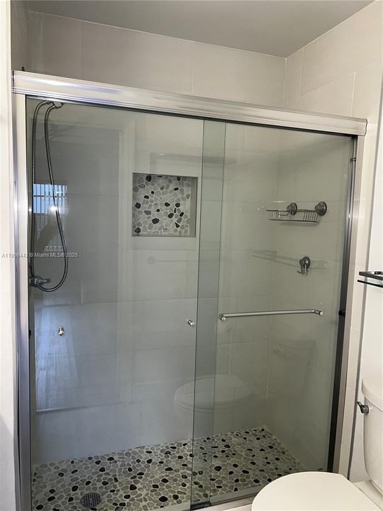 Recently Rented: $3,450 (3 beds, 2 baths, 1785 Square Feet)