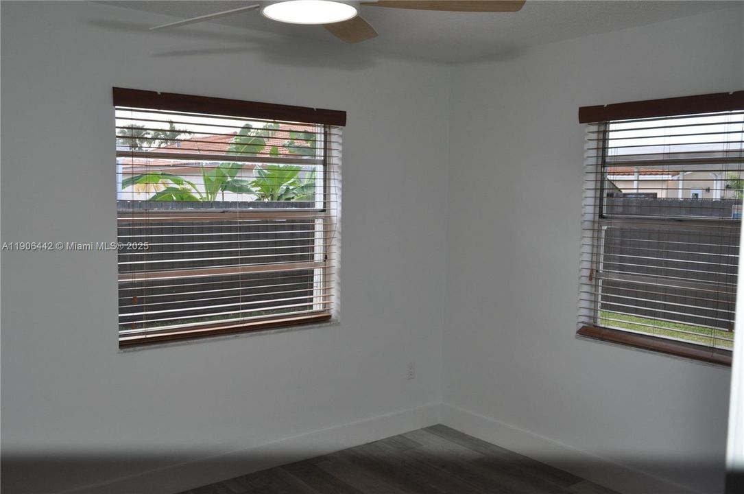 Recently Rented: $3,450 (3 beds, 2 baths, 1785 Square Feet)