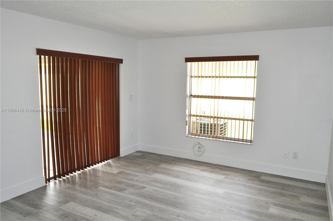 Recently Rented: $3,450 (3 beds, 2 baths, 1785 Square Feet)