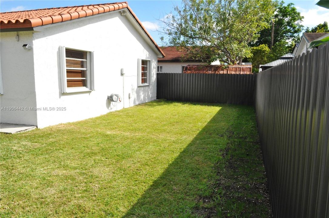 Recently Rented: $3,450 (3 beds, 2 baths, 1785 Square Feet)