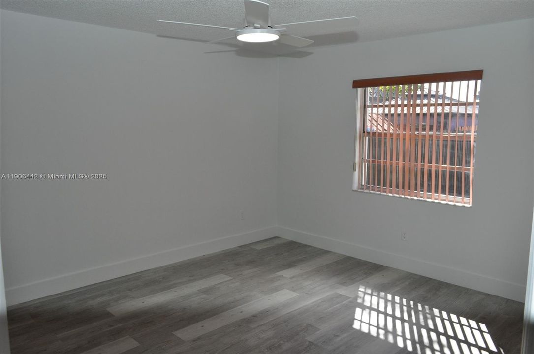 Recently Rented: $3,450 (3 beds, 2 baths, 1785 Square Feet)