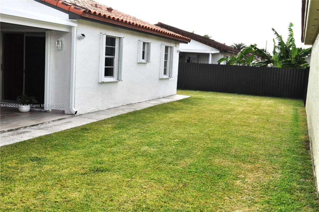 Recently Rented: $3,450 (3 beds, 2 baths, 1785 Square Feet)