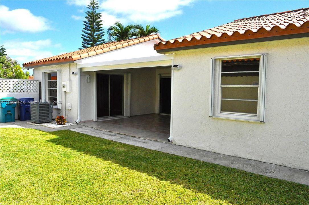 Recently Rented: $3,450 (3 beds, 2 baths, 1785 Square Feet)