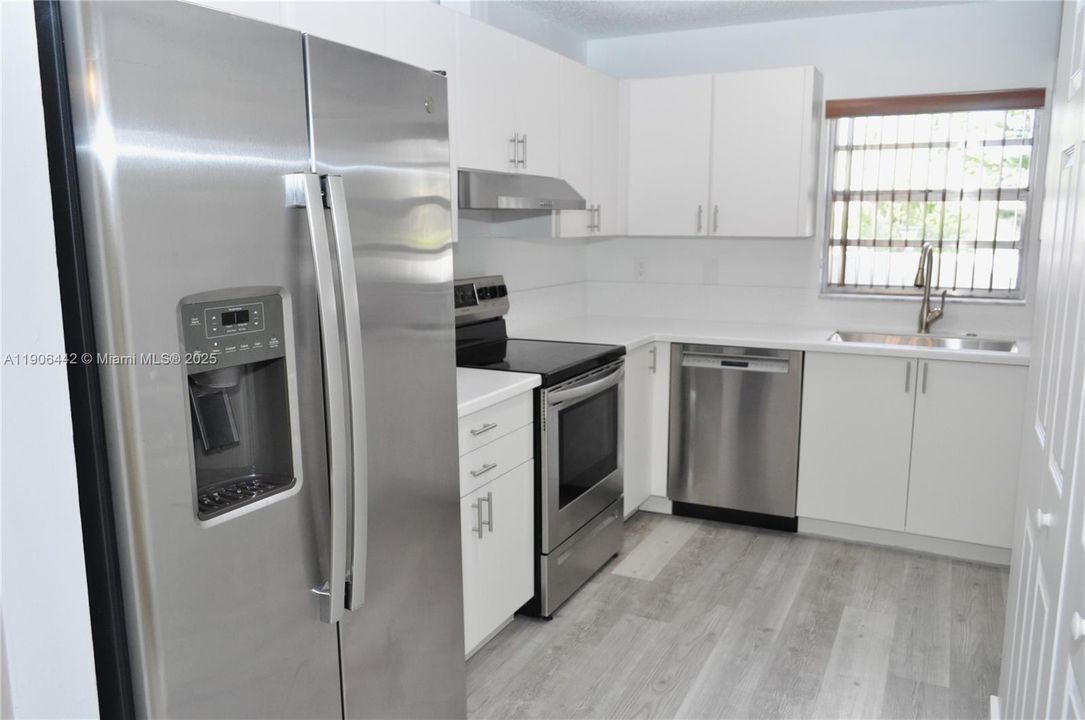 Recently Rented: $3,450 (3 beds, 2 baths, 1785 Square Feet)