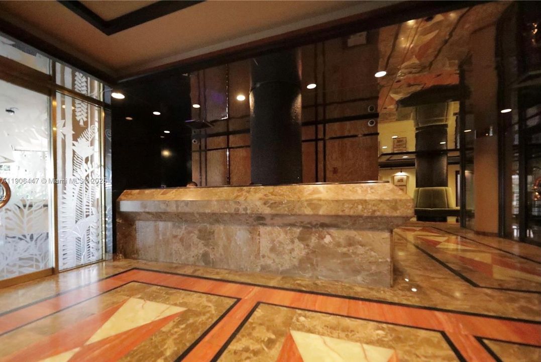 待售: $1,945,000 (7 贝兹, 7 浴室, 6782 平方英尺)