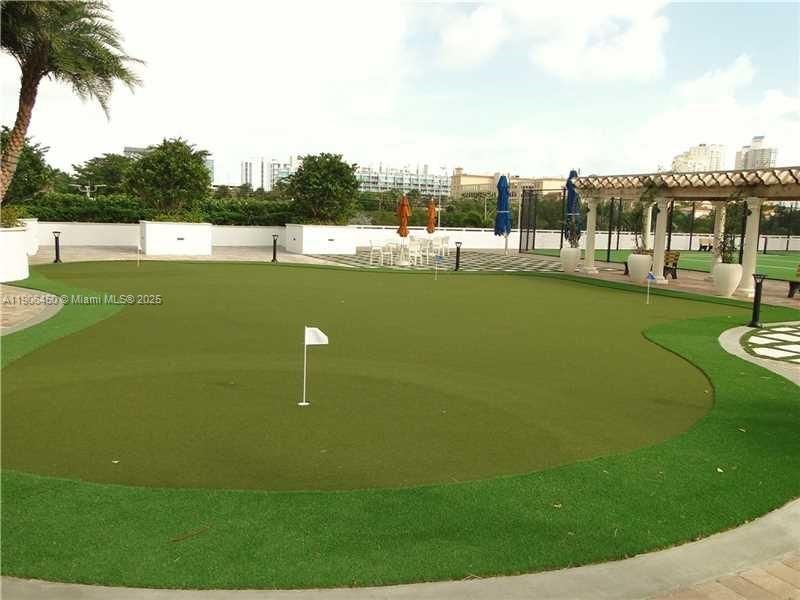 For Rent: $2,200 (1 beds, 2 baths, 1066 Square Feet)