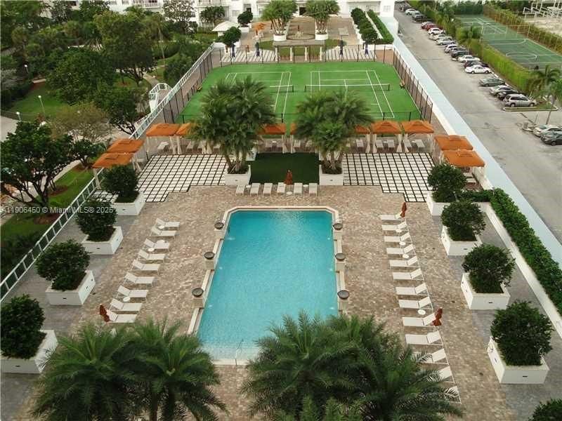 For Rent: $2,200 (1 beds, 2 baths, 1066 Square Feet)