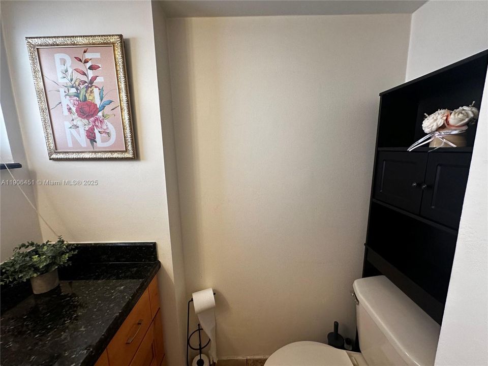 For Rent: $1,550 (1 beds, 1 baths, 770 Square Feet)