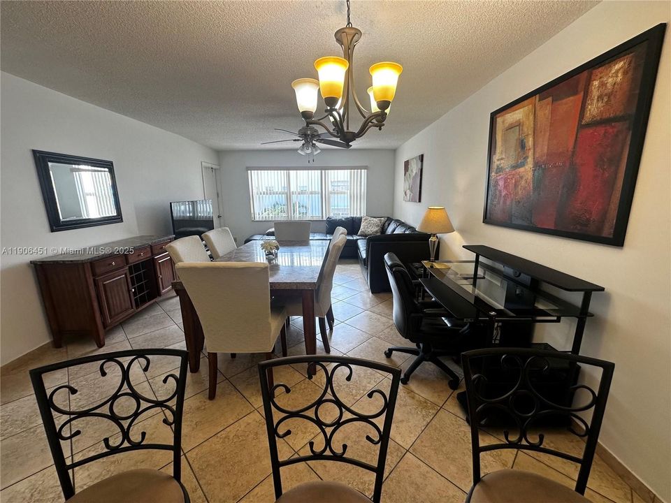 For Rent: $1,550 (1 beds, 1 baths, 770 Square Feet)