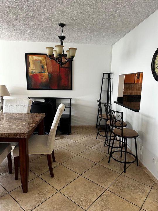 For Rent: $1,550 (1 beds, 1 baths, 770 Square Feet)