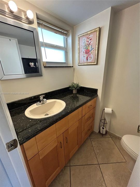 For Rent: $1,550 (1 beds, 1 baths, 770 Square Feet)