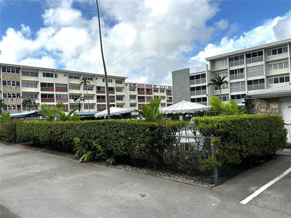 For Rent: $1,550 (1 beds, 1 baths, 770 Square Feet)