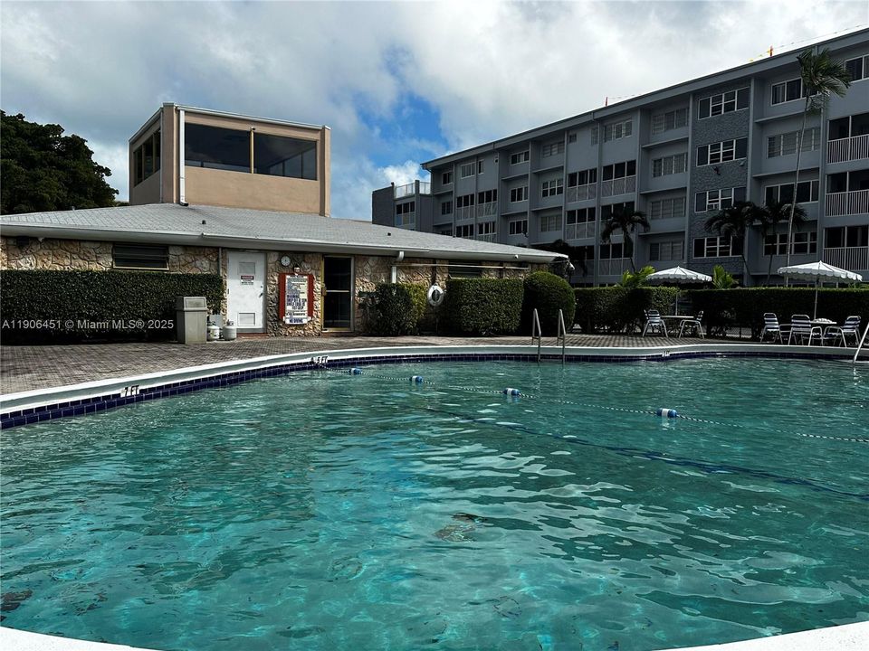 For Rent: $1,550 (1 beds, 1 baths, 770 Square Feet)