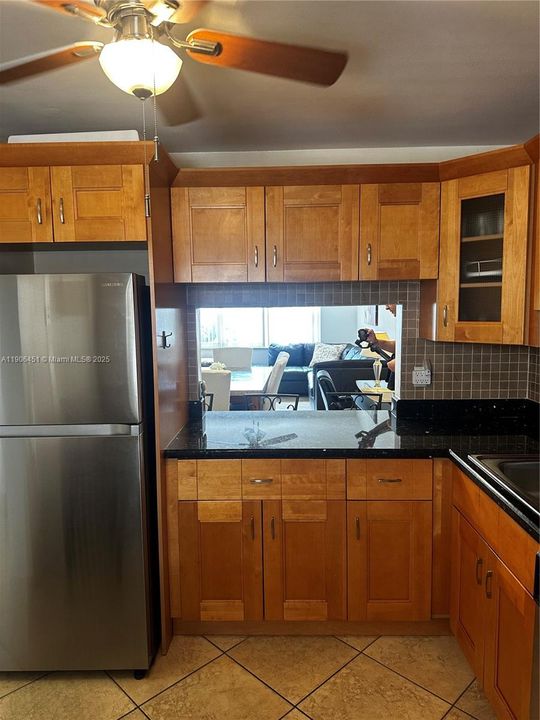 For Rent: $1,550 (1 beds, 1 baths, 770 Square Feet)