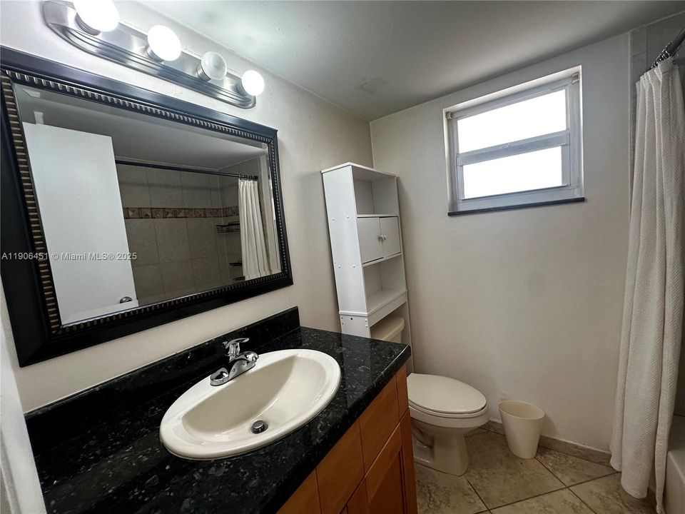 For Rent: $1,550 (1 beds, 1 baths, 770 Square Feet)