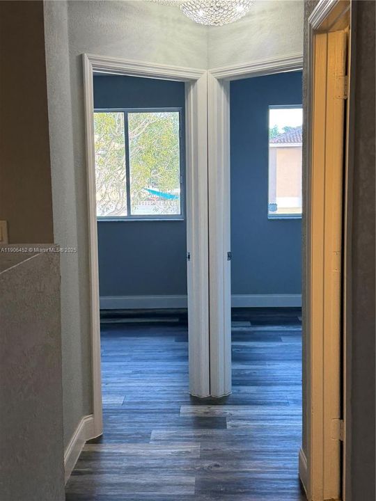 Activo con contrato: $2,700 (3 camas, 2 baños, 1319 Pies cuadrados)