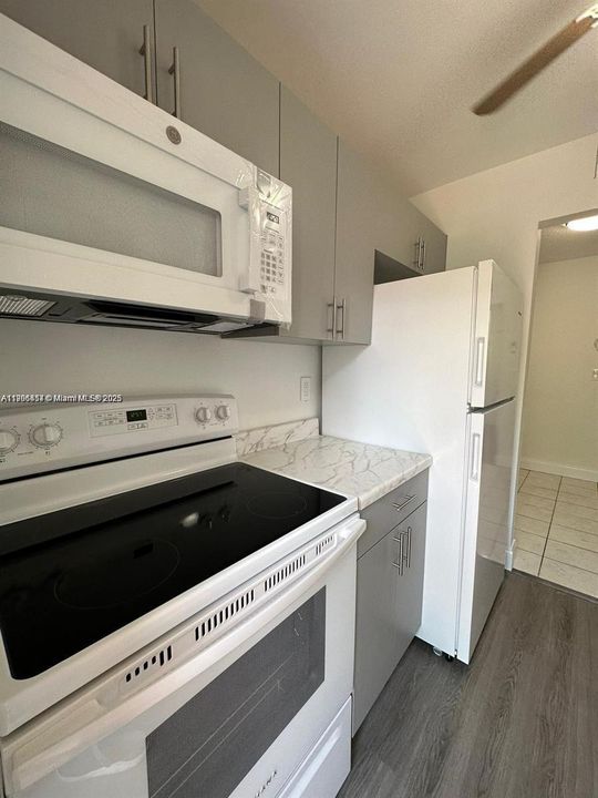 For Rent: $1,600 (1 beds, 1 baths, 615 Square Feet)