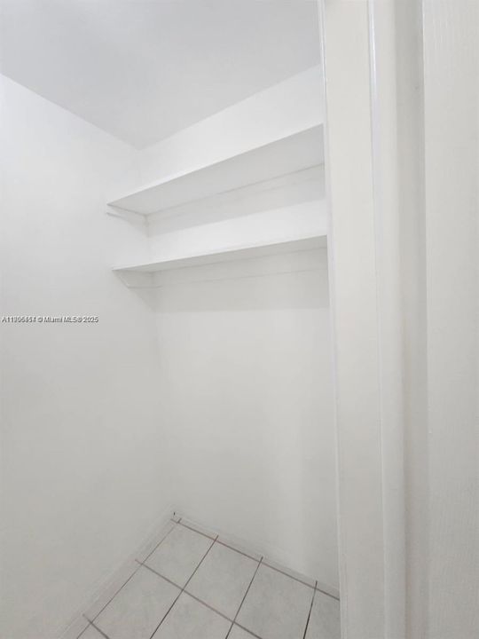 For Rent: $1,600 (1 beds, 1 baths, 615 Square Feet)